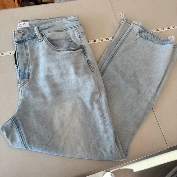 Lovervet - Kick Flare Cropped - Light Wash - 14W - Picture 2 of 12